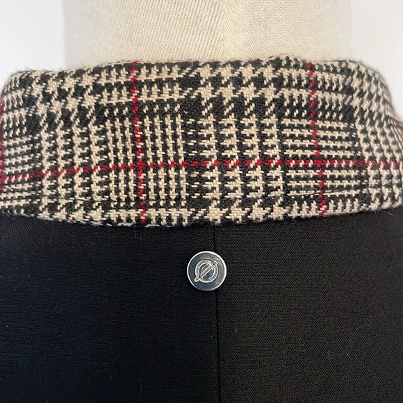 NWOT SOSKEN - Made in Canada - Plaid Blazer. Size 2, equivalent size L - Picture 5 of 11